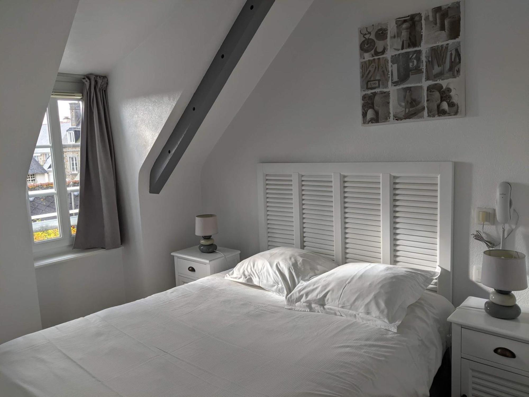 Contact Hotel - Hotel Le Lion D'Or Lamballe Exteriör bild