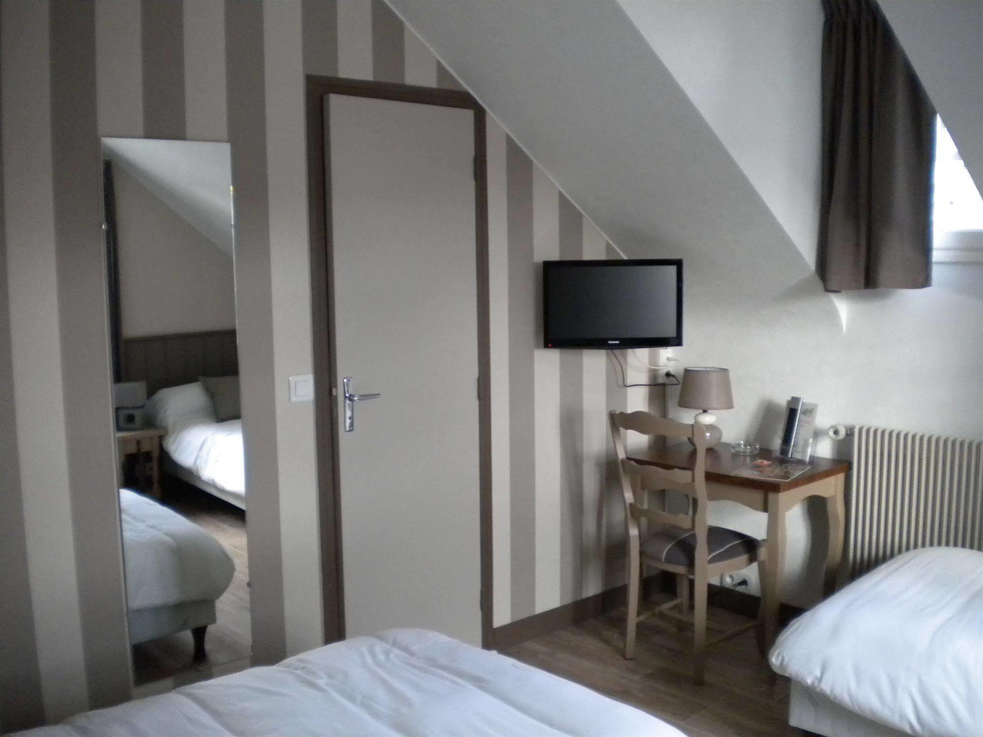 Contact Hotel - Hotel Le Lion D'Or Lamballe Exteriör bild