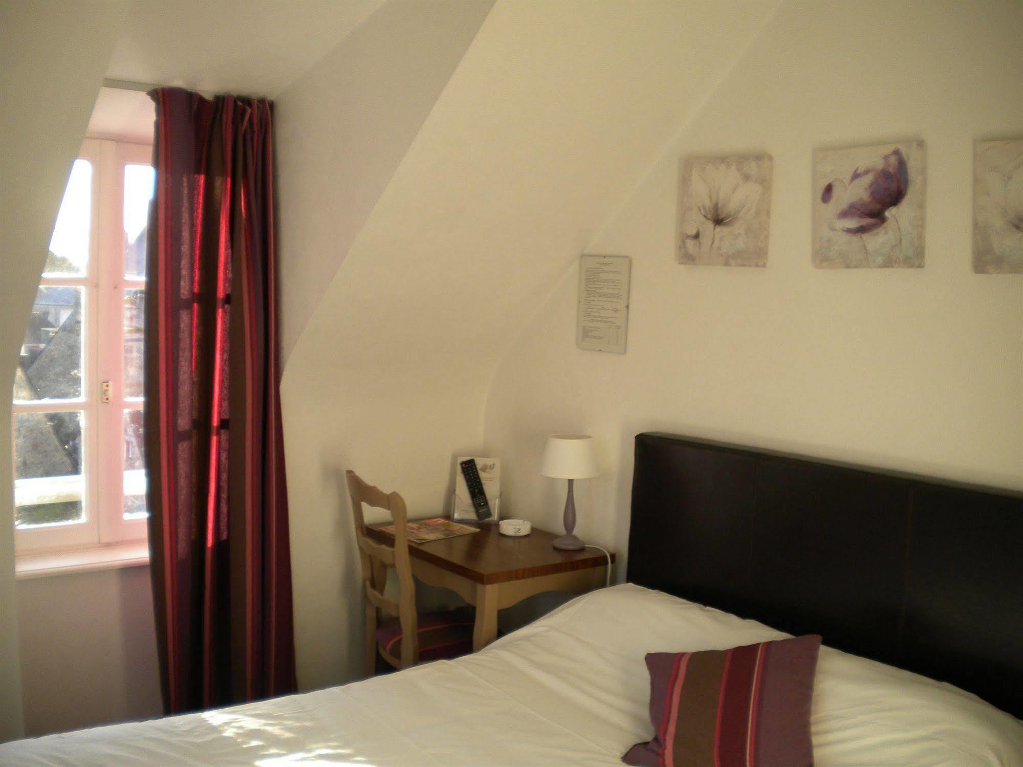 Contact Hotel - Hotel Le Lion D'Or Lamballe Exteriör bild