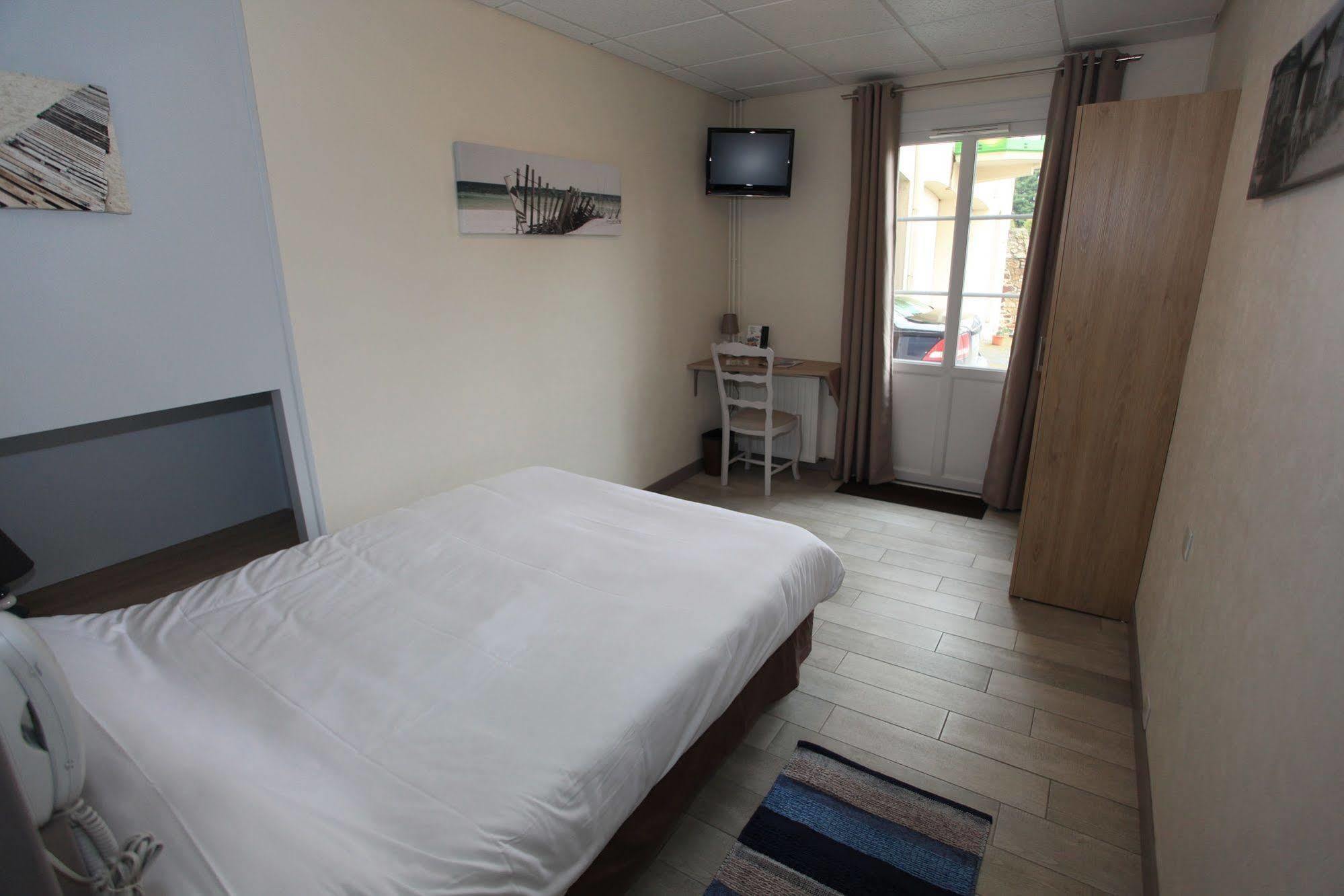 Contact Hotel - Hotel Le Lion D'Or Lamballe Exteriör bild